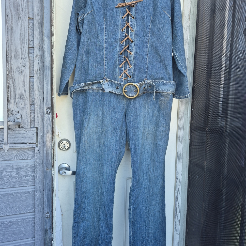 Denim Lace-Up Women’s Jeans with Belt